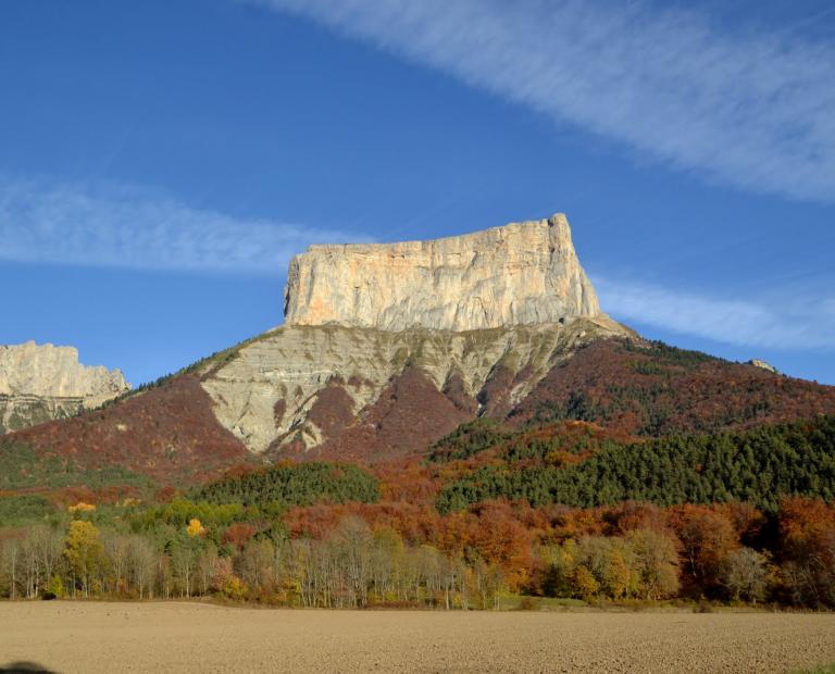 Le Mont-Aiguille à l'automne ©Marie