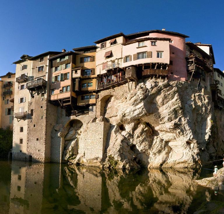 Maisons suspendues à Pont en Royans