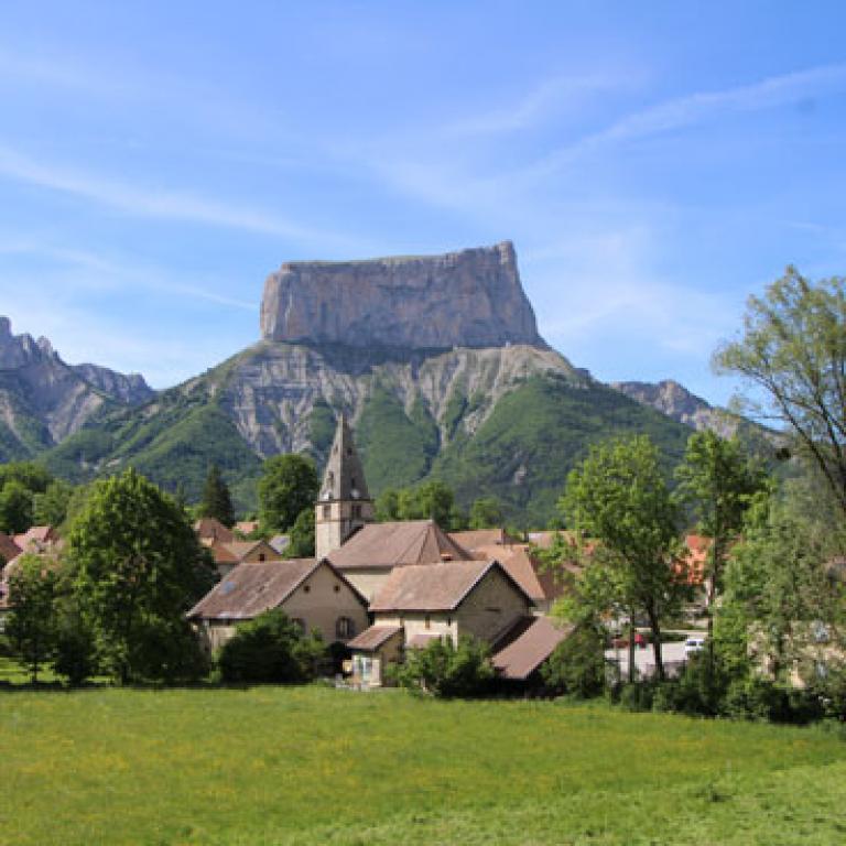 Le Mont-Aiguille depuis Chichilianne - ©OT Trièves Le Mont-Aiguille depuis Chichilianne - ©OT Trièves